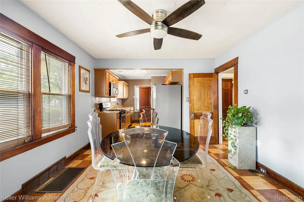 1449 Wayburn Street Grosse Pointe Park City MI 48230
