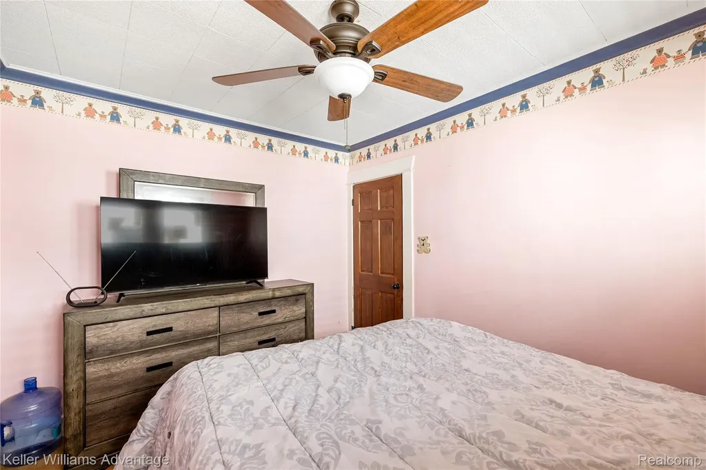 1449 Wayburn Street Grosse Pointe Park City MI 48230
