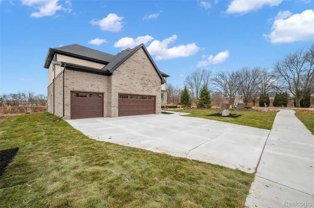 29700 Red Fox Lane Chesterfield Township MI 48047