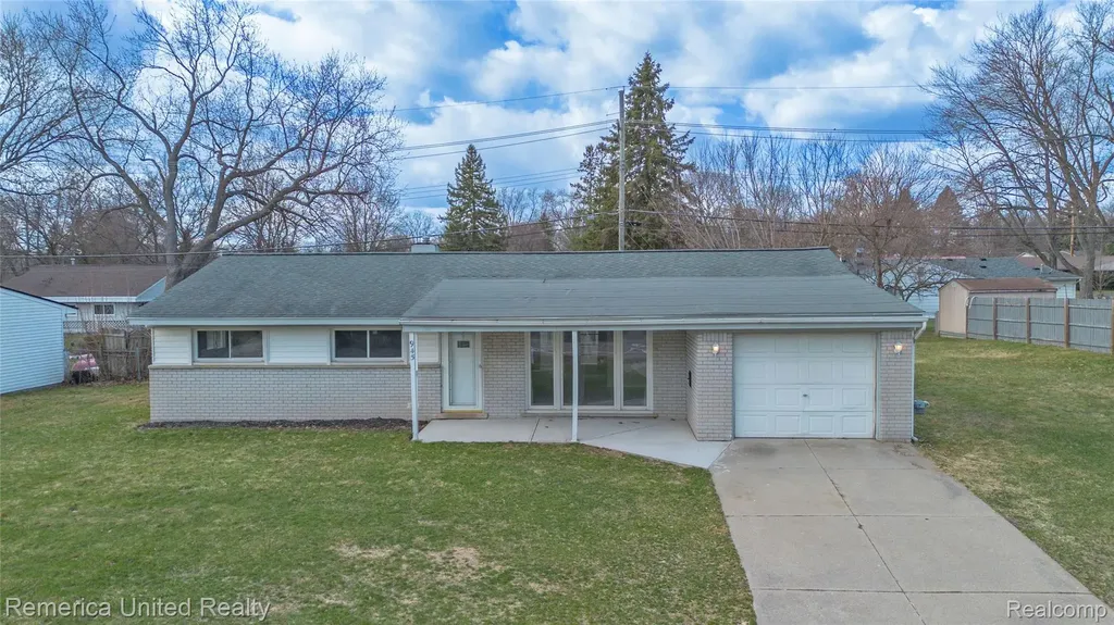 945 N Commerce Road Commerce Charter Township MI 48382