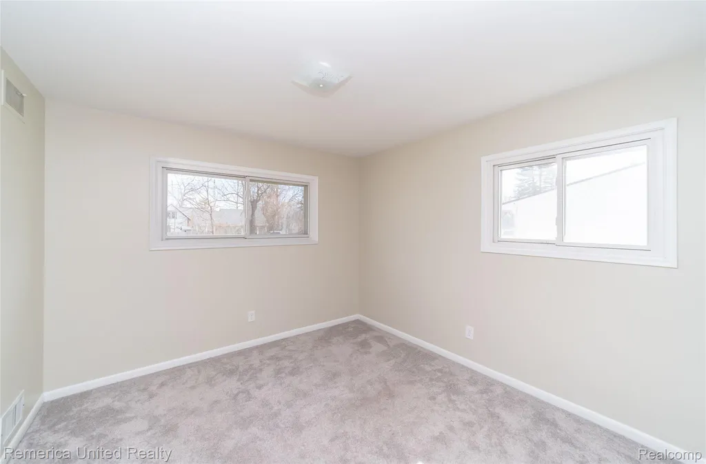 945 N Commerce Road Commerce Charter Township MI 48382