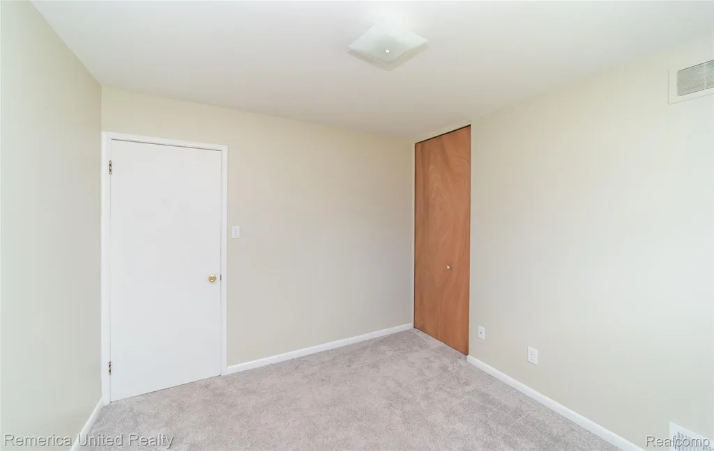 945 N Commerce Road Commerce Charter Township MI 48382