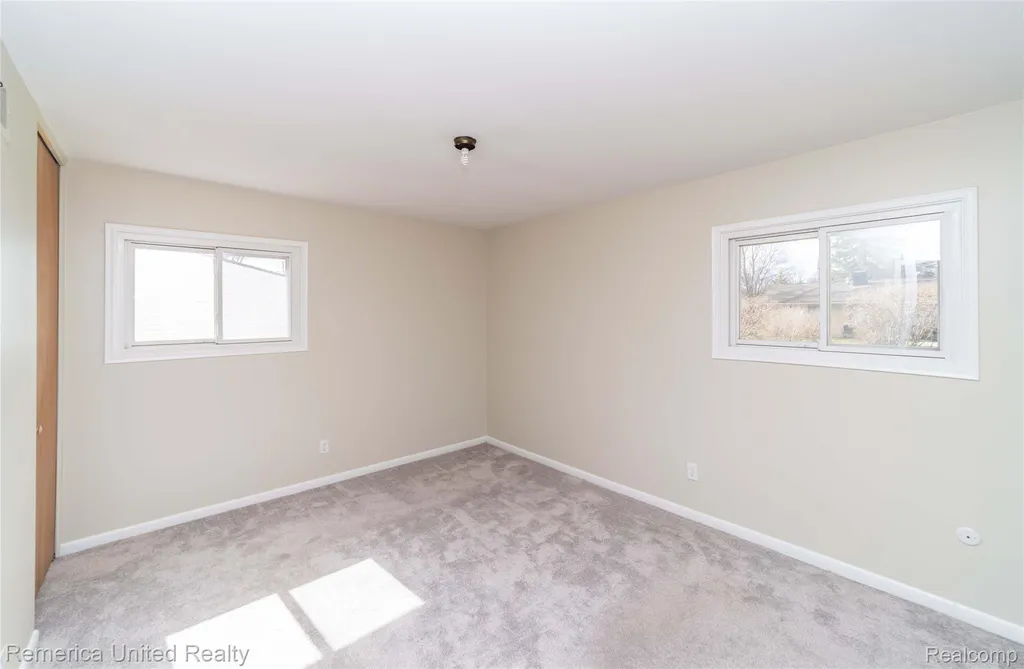 945 N Commerce Road Commerce Charter Township MI 48382