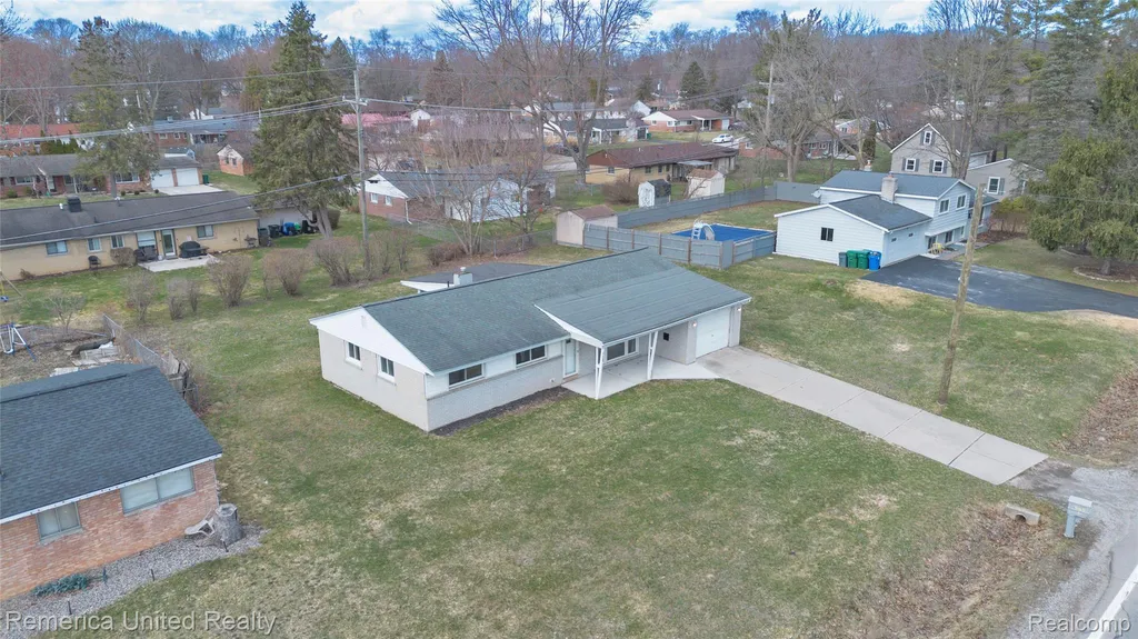 945 N Commerce Road Commerce Charter Township MI 48382