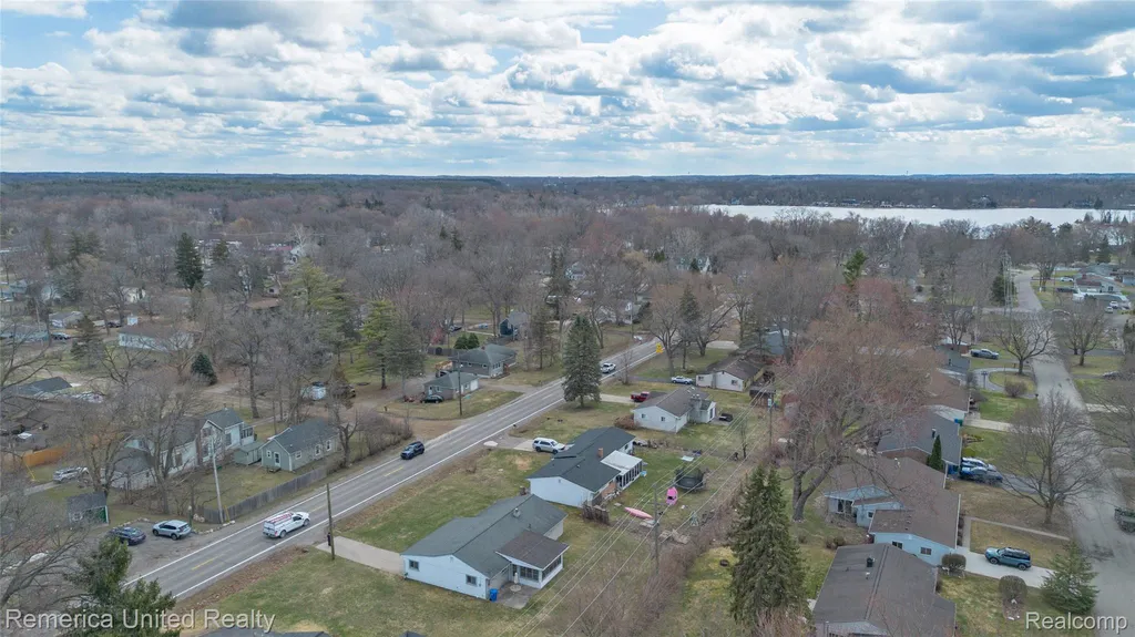 945 N Commerce Road Commerce Charter Township MI 48382