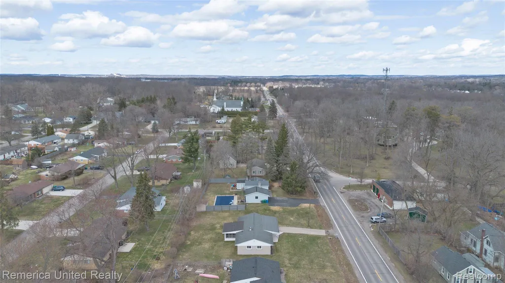 945 N Commerce Road Commerce Charter Township MI 48382