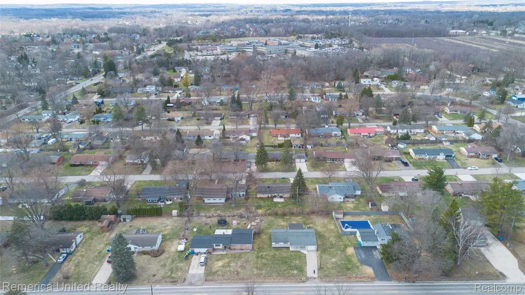 945 N Commerce Road Commerce Charter Township MI 48382