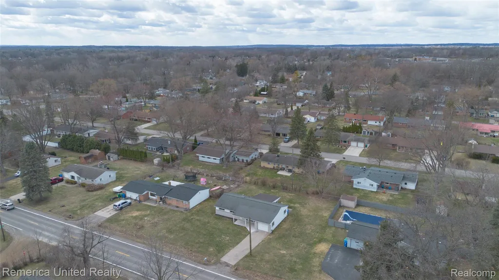 945 N Commerce Road Commerce Charter Township MI 48382