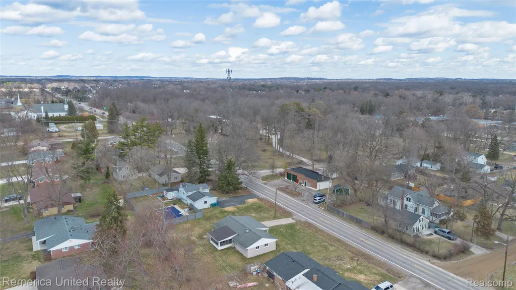 945 N Commerce Road Commerce Charter Township MI 48382