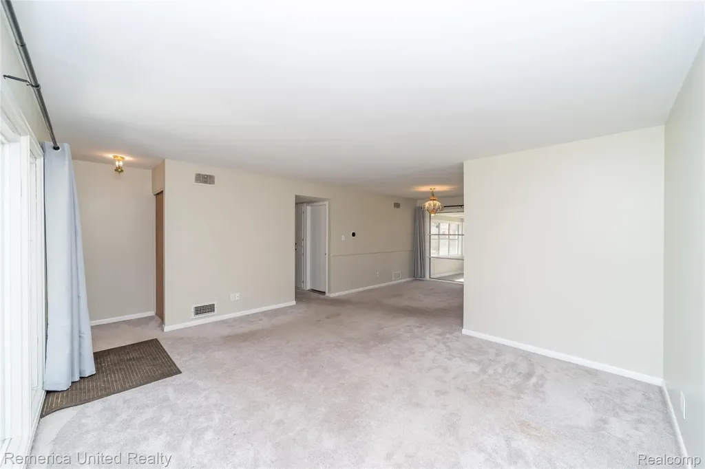 945 N Commerce Road Commerce Charter Township MI 48382