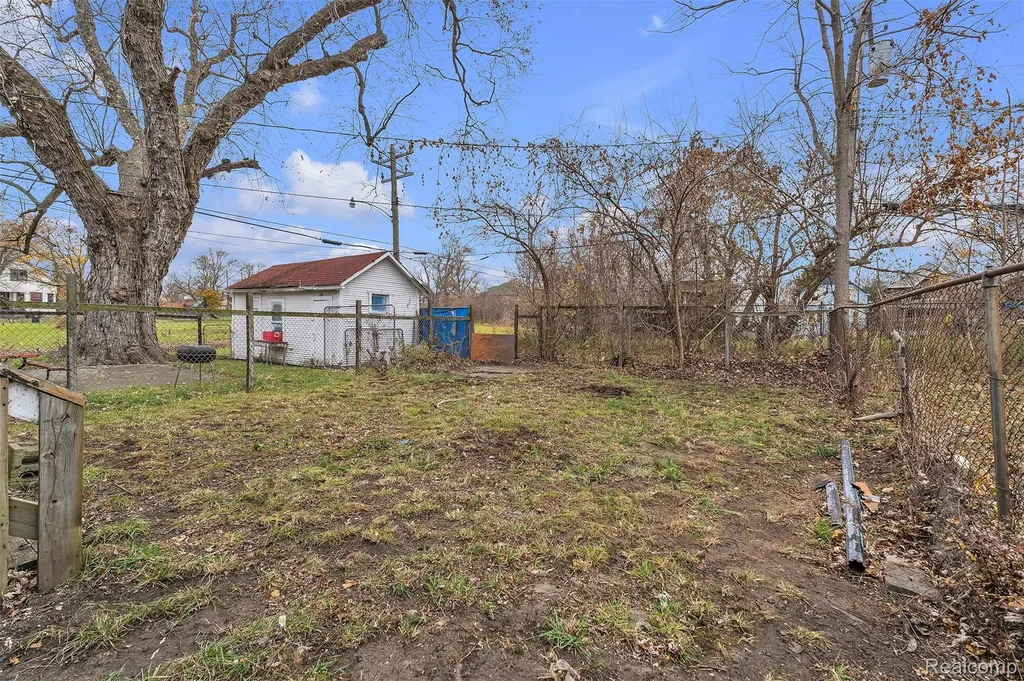 9333 Elsa Street Detroit City MI 48214