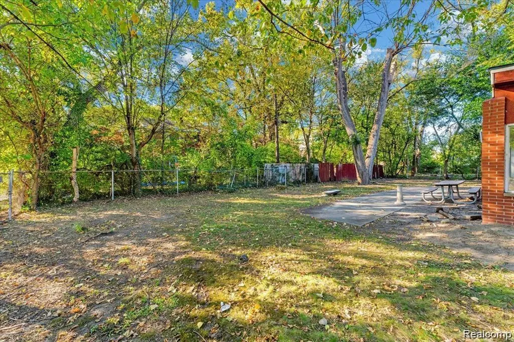 19909 Hartwell Street Detroit City MI 48235