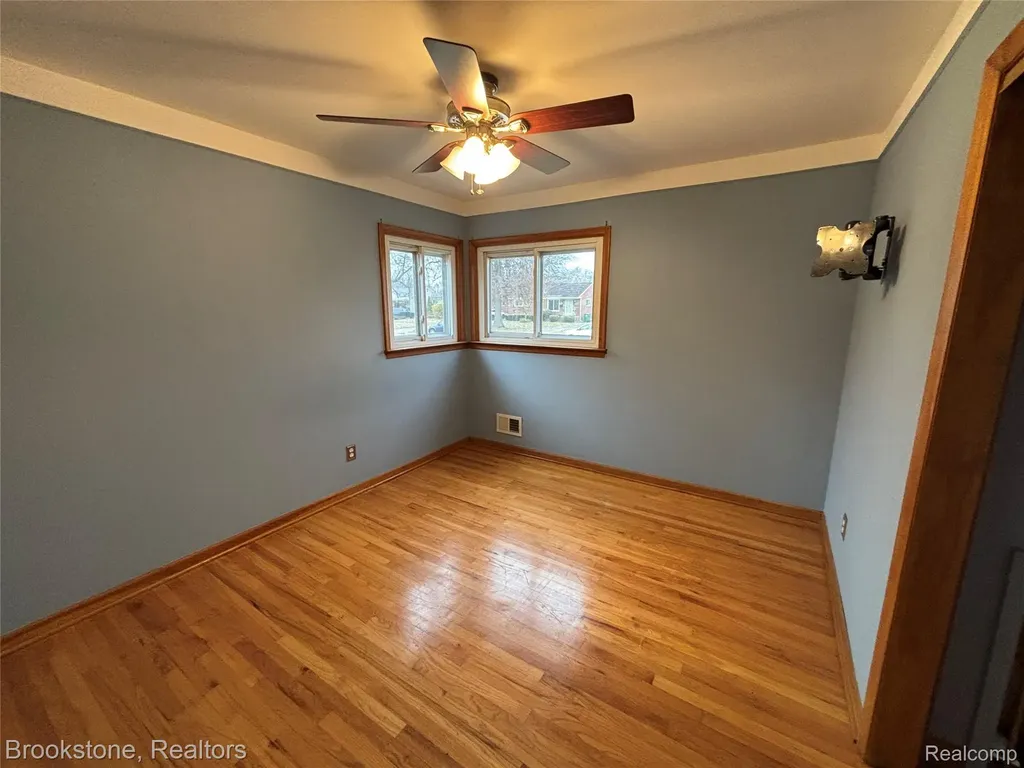 15435 Cameron Street Southgate City MI 48195