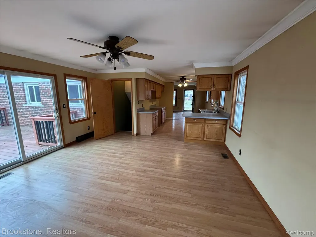 15435 Cameron Street Southgate City MI 48195