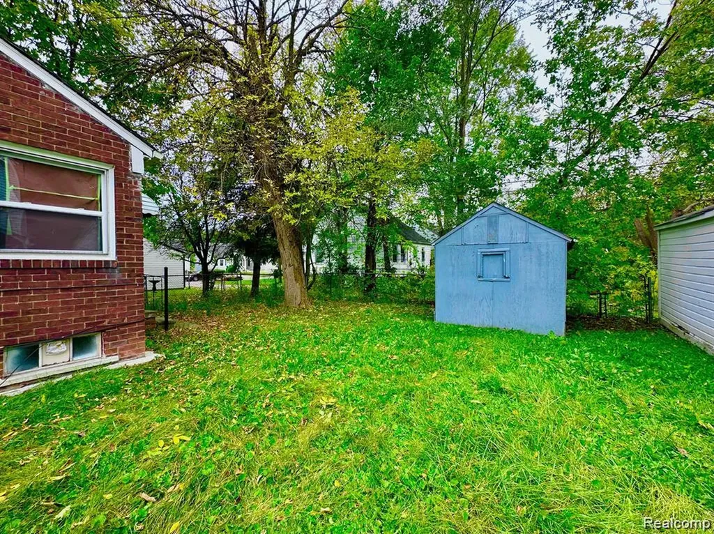 19242 Moross Road Detroit City MI 48224