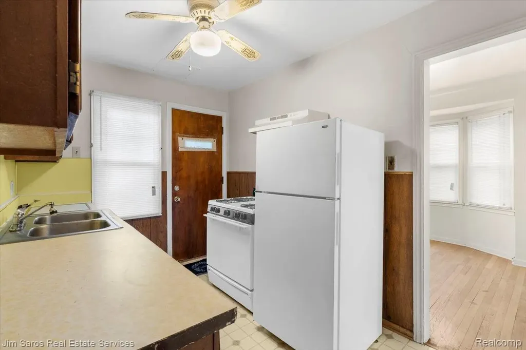 2039 Ewald Circle Detroit City MI 48238