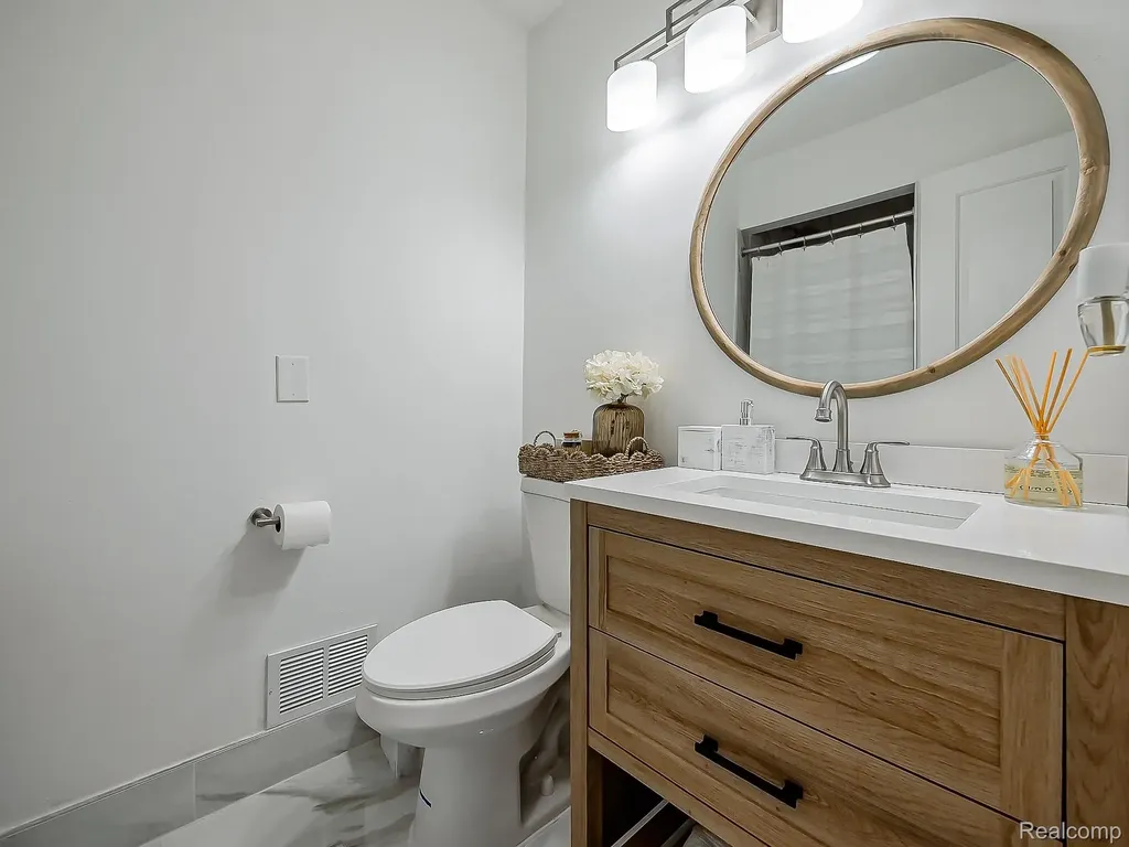 2957 Moon Lake Dr Drive West Bloomfield Charter Township MI 48323