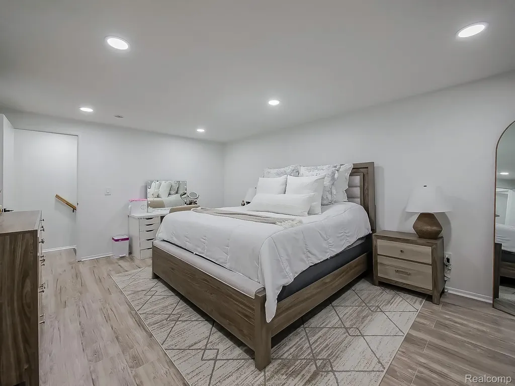 2957 Moon Lake Dr Drive West Bloomfield Charter Township MI 48323