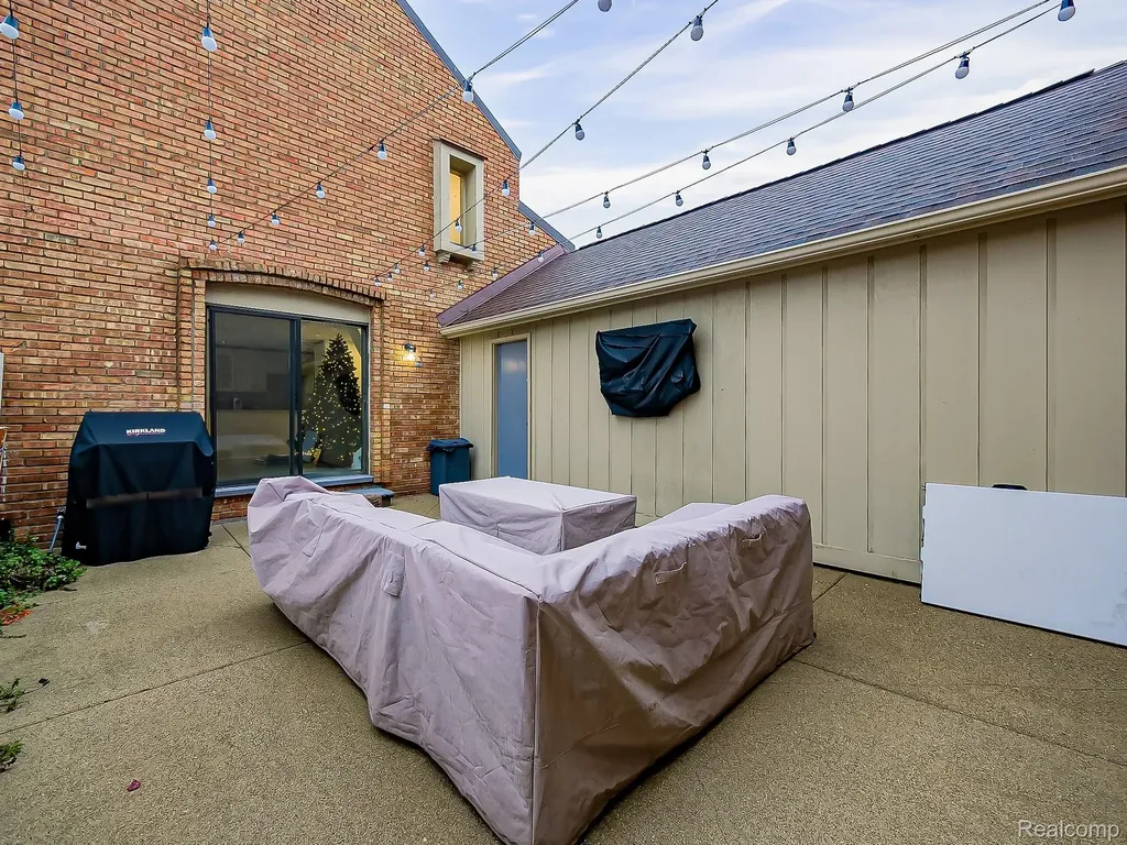 2957 Moon Lake Dr Drive West Bloomfield Charter Township MI 48323