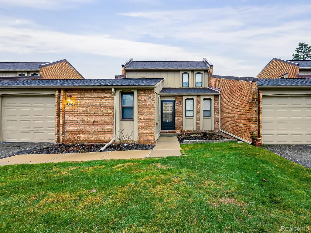 2957 Moon Lake Dr Drive West Bloomfield Charter Township MI 48323