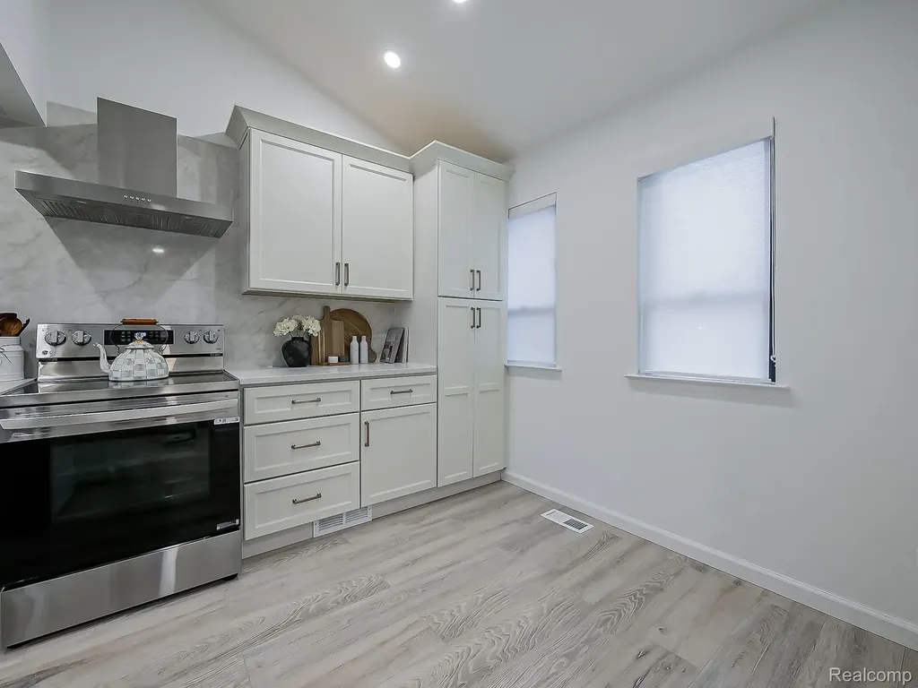 2957 Moon Lake Dr Drive West Bloomfield Charter Township MI 48323