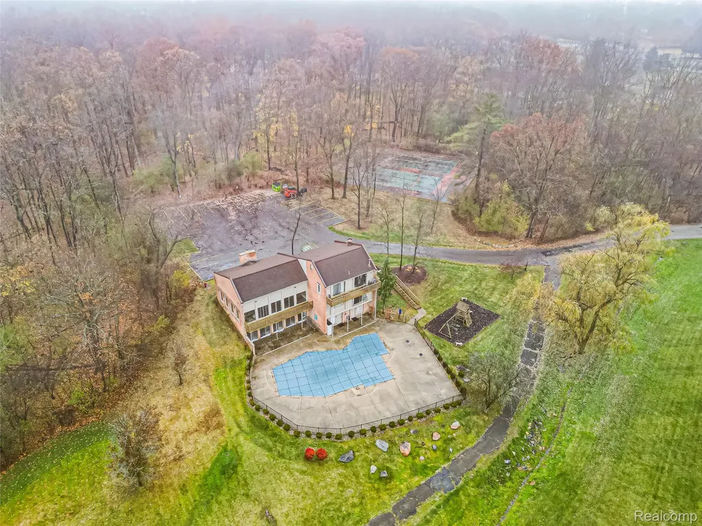 2957 Moon Lake Dr Drive West Bloomfield Charter Township MI 48323