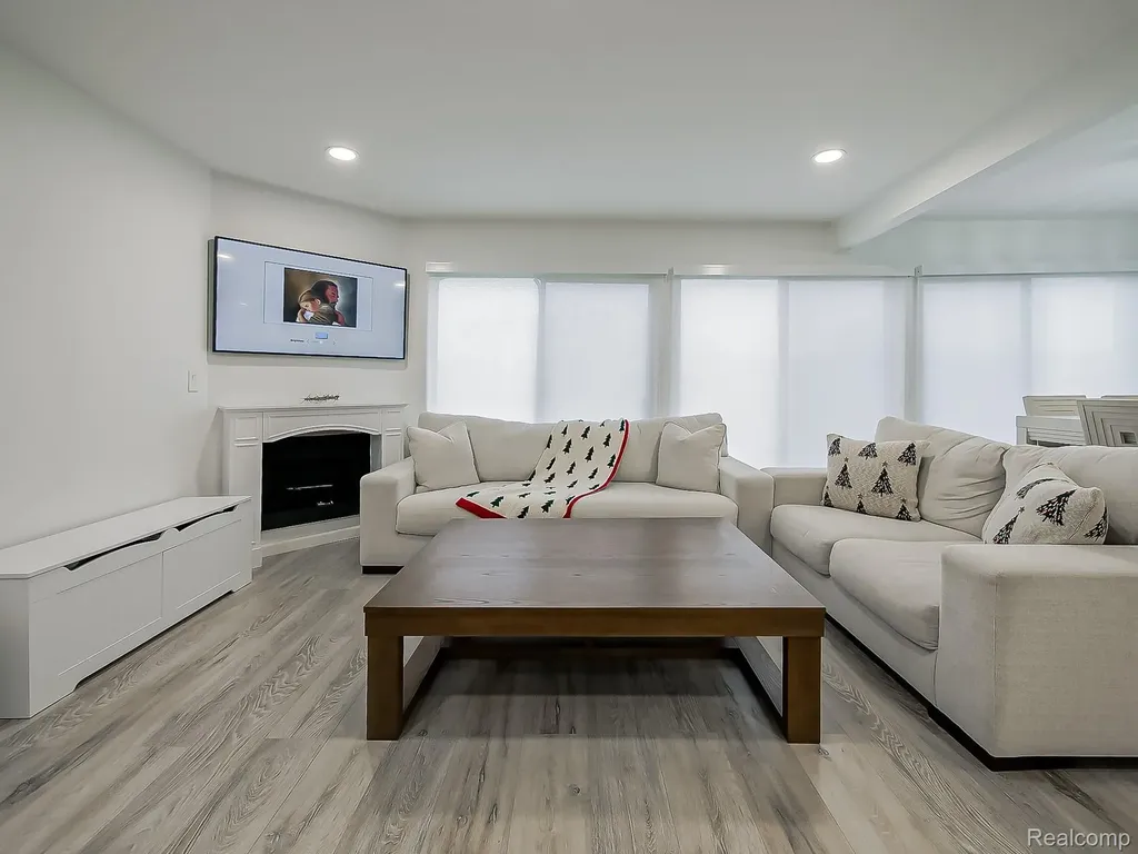 2957 Moon Lake Dr Drive West Bloomfield Charter Township MI 48323