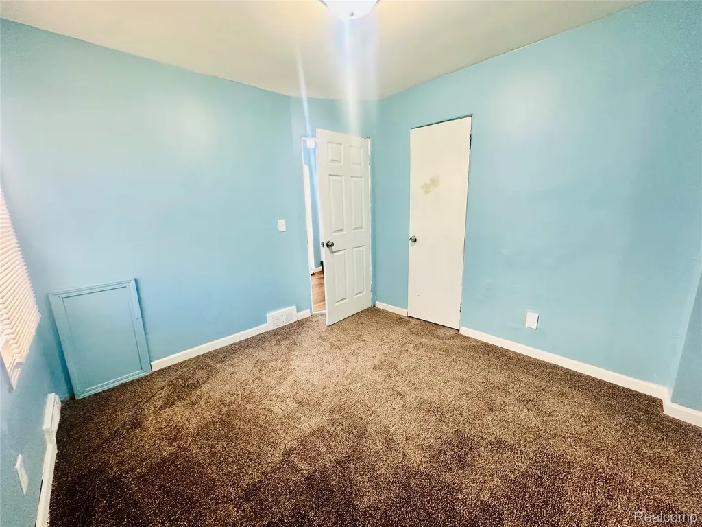 13995 Young Street Detroit City MI 48205