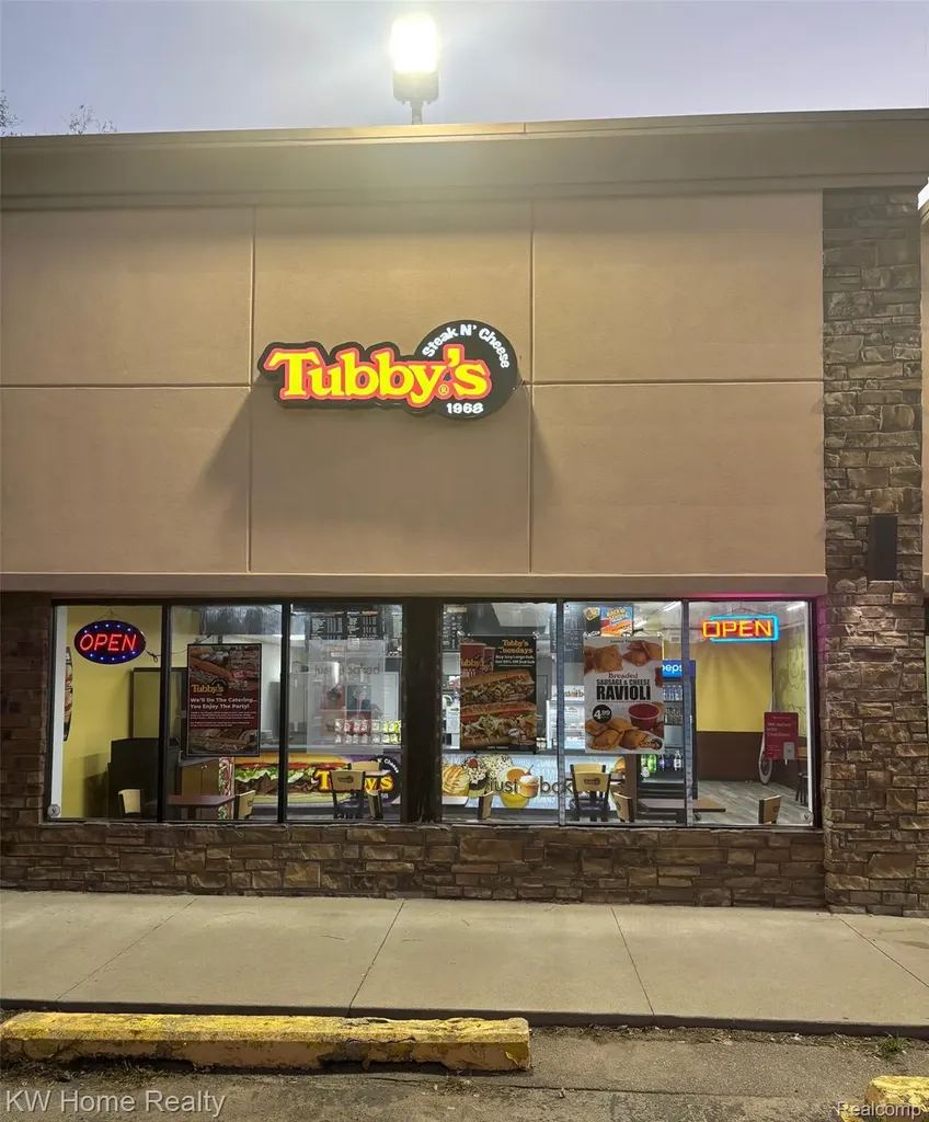 111 Oakland Road Lake Orion Village MI 48359