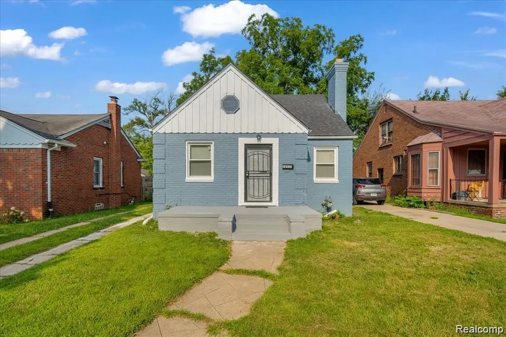 16111 Gilchrist Street Detroit City MI 48235