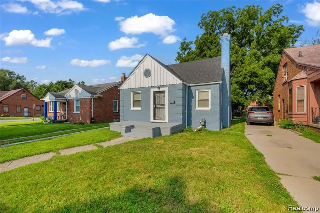16111 Gilchrist Street Detroit City MI 48235