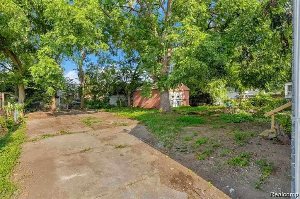16111 Gilchrist Street Detroit City MI 48235