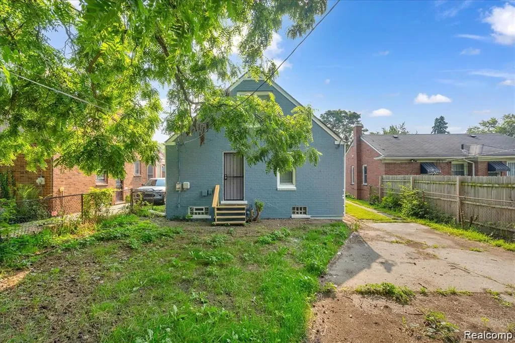 16111 Gilchrist Street Detroit City MI 48235