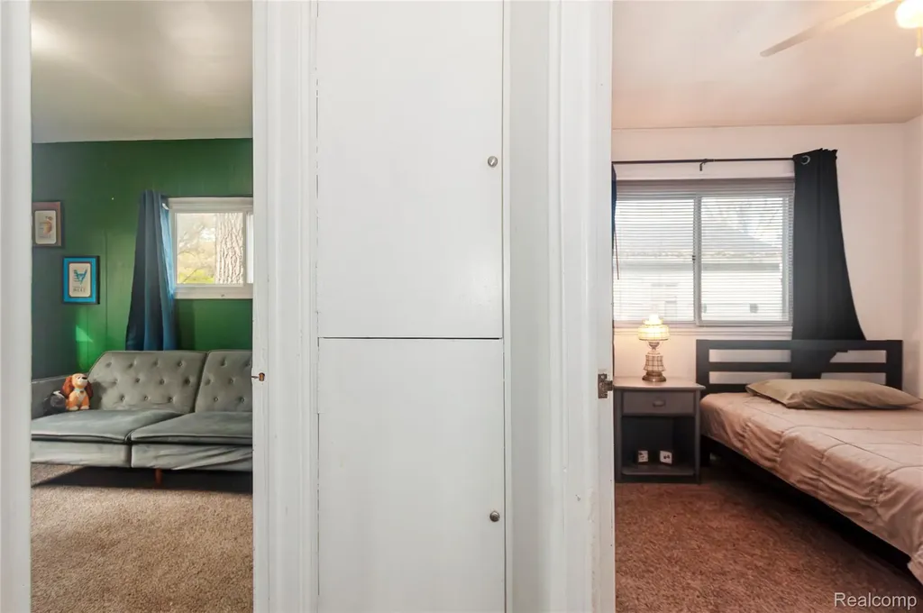 21370 Purdue Avenue Farmington City MI 48336