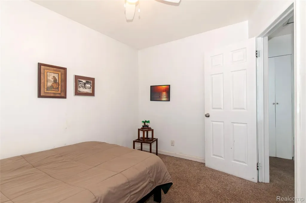 21370 Purdue Avenue Farmington City MI 48336