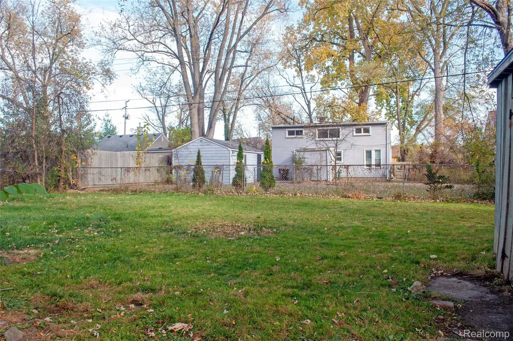 21370 Purdue Avenue Farmington City MI 48336