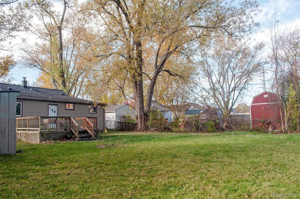 21370 Purdue Avenue Farmington City MI 48336