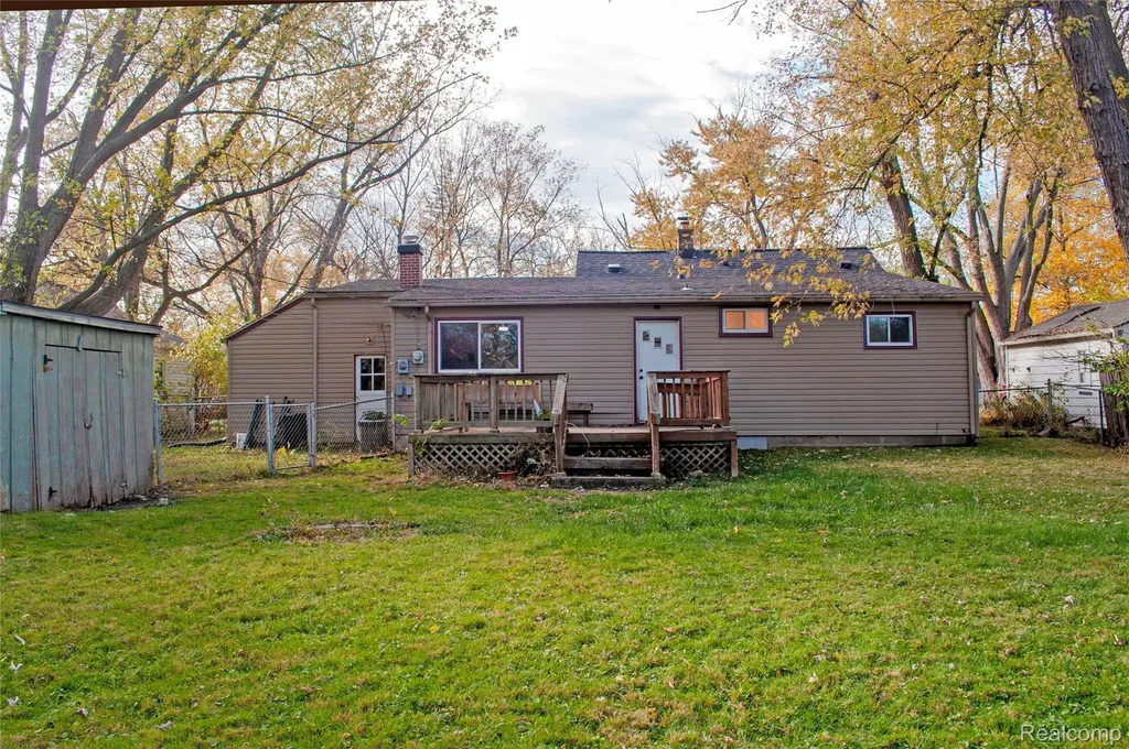 21370 Purdue Avenue Farmington City MI 48336