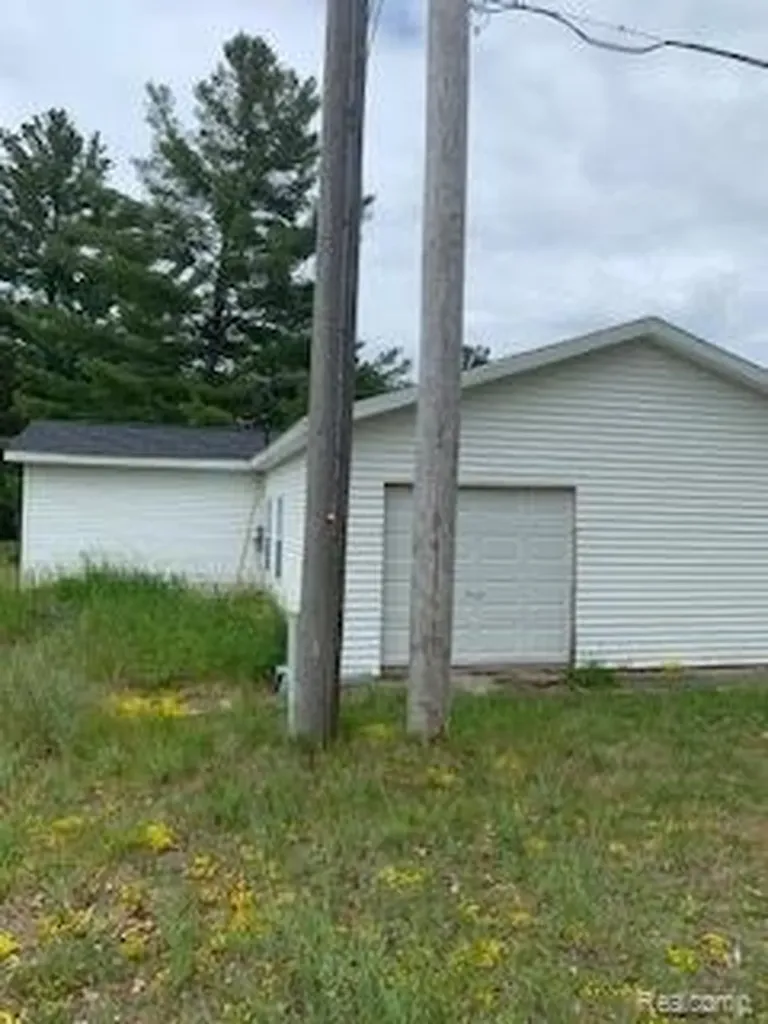 6449 Seminole Street Oscoda Charter Township MI 48750