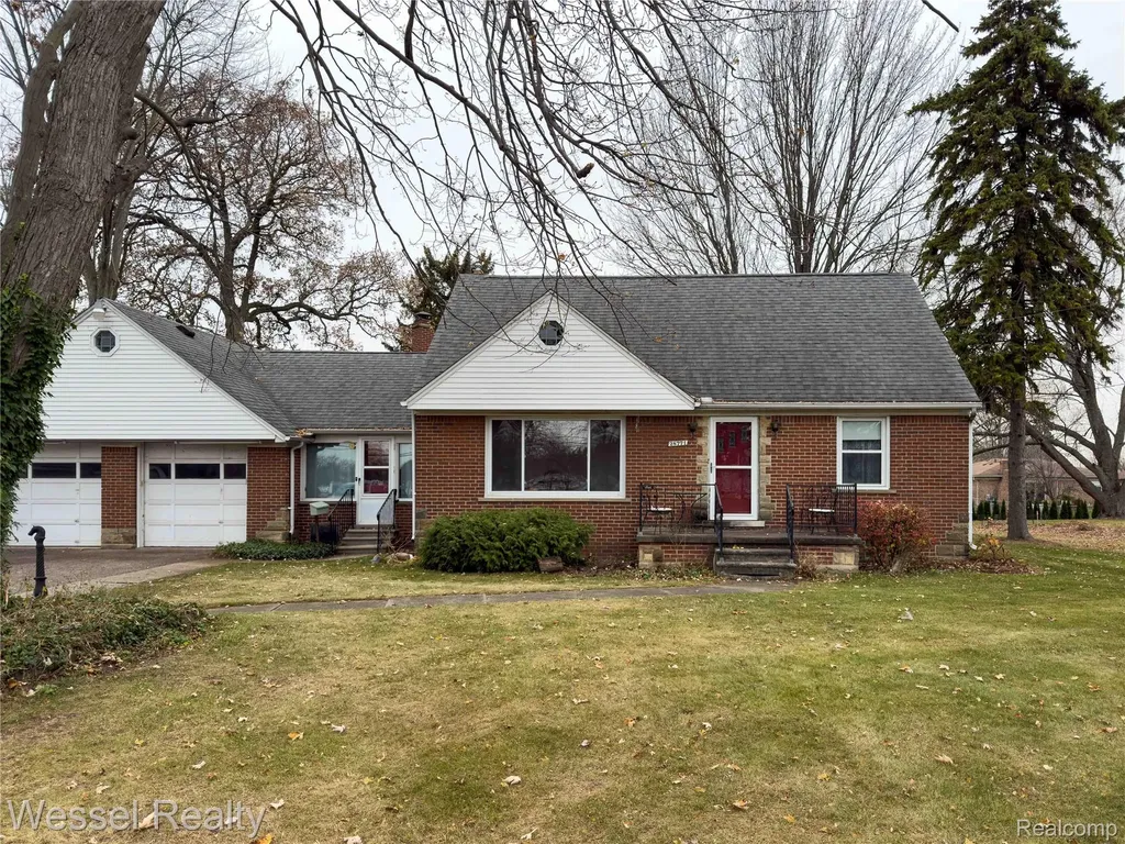 28771 Bunert Road Warren City MI 48088