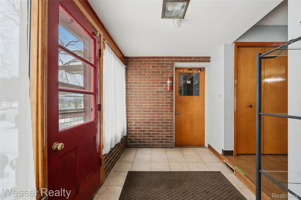 28771 Bunert Road Warren City MI 48088