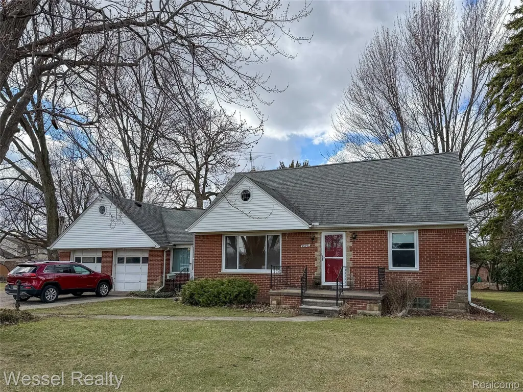 28771 Bunert Road Warren City MI 48088