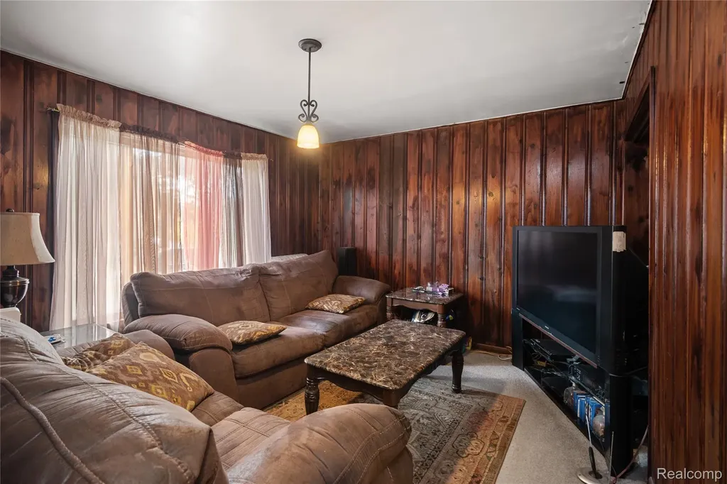 2484 Chicago Boulevard Detroit City MI 48206