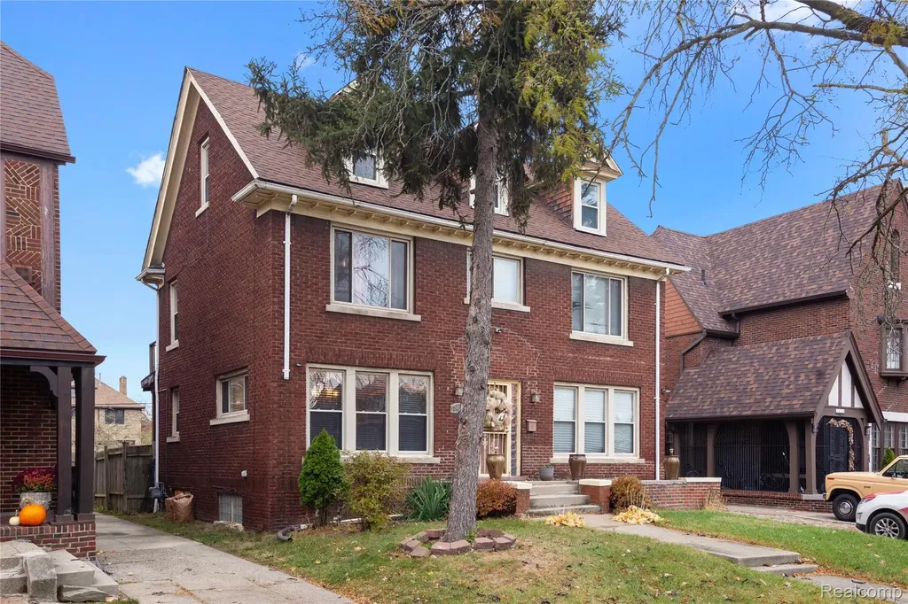 2484 Chicago Boulevard Detroit City MI 48206