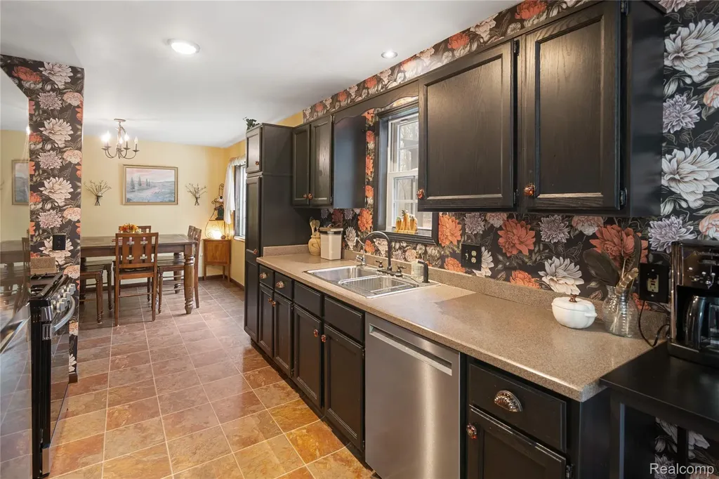 2222 Loree Road Washington Township MI 48401