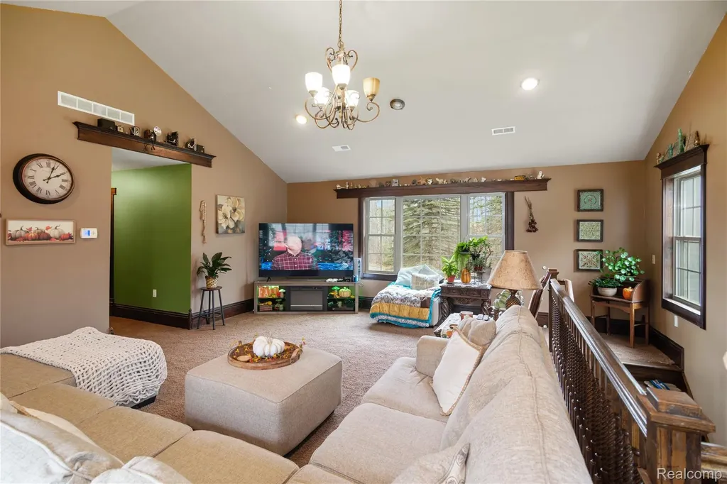 2222 Loree Road Washington Township MI 48401