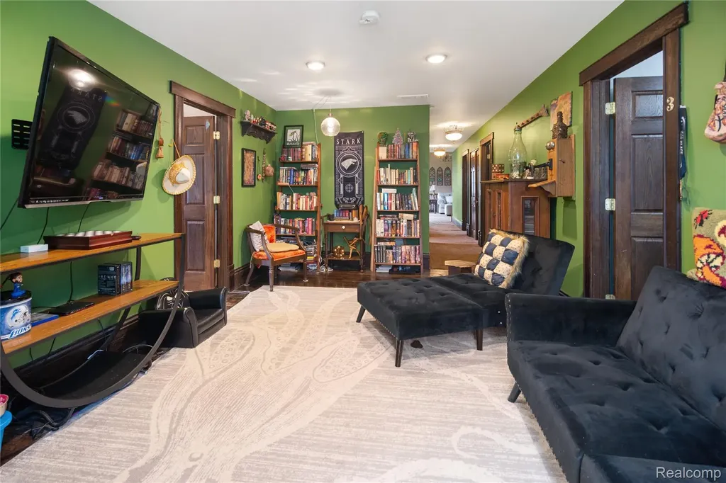 2222 Loree Road Washington Township MI 48401