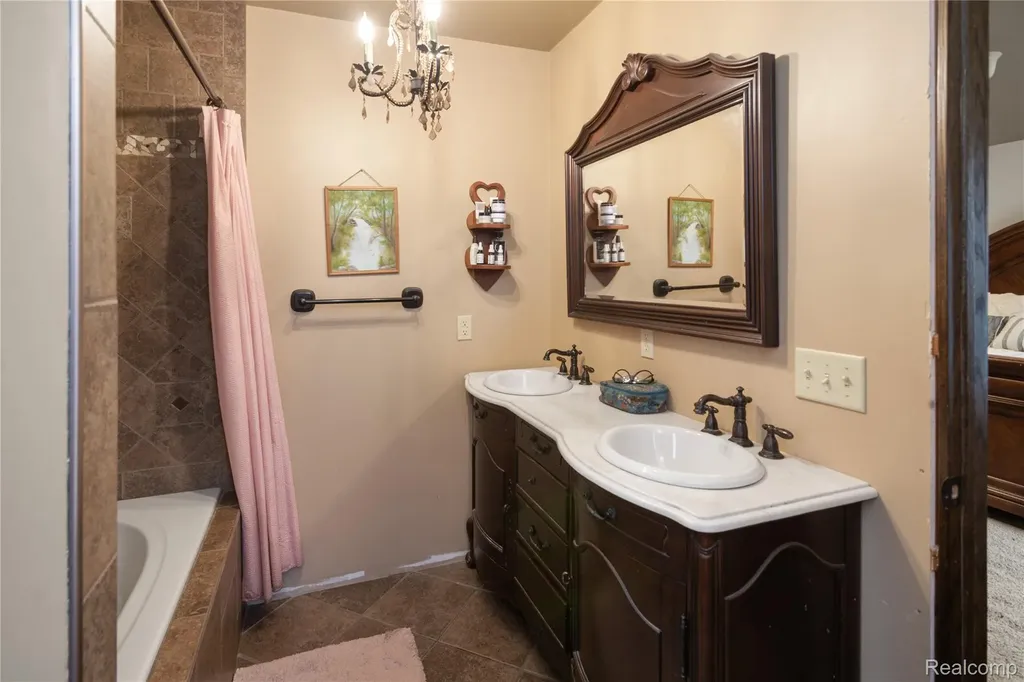 2222 Loree Road Washington Township MI 48401