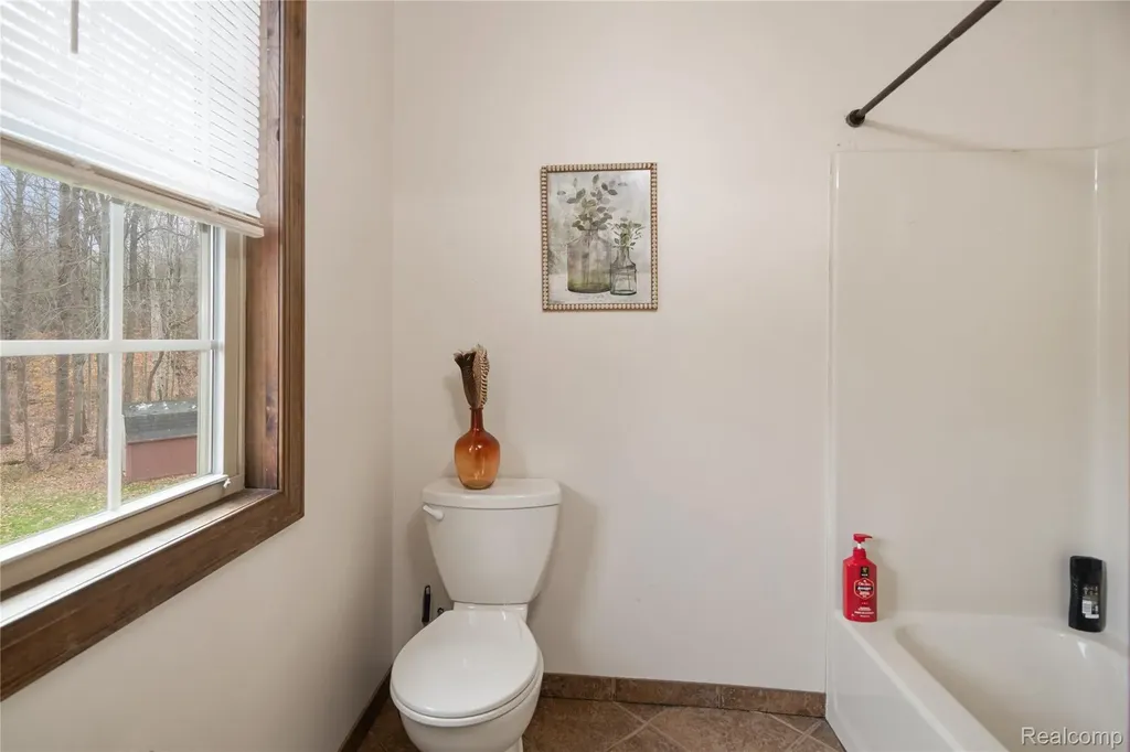 2222 Loree Road Washington Township MI 48401