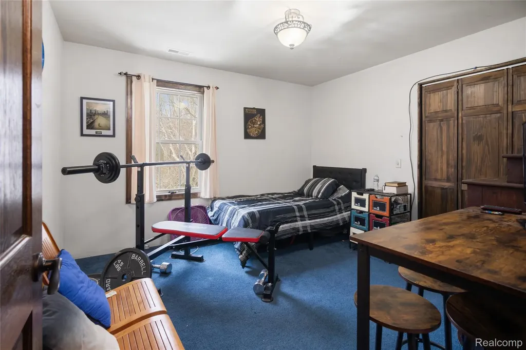 2222 Loree Road Washington Township MI 48401